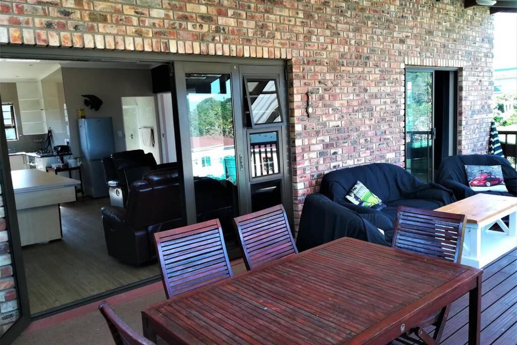 2 Bedroom Guest Suite at A-frame Glengariff Beach - Housity