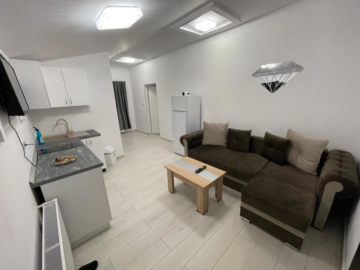 Jolie Luxury Apartments II - Housity