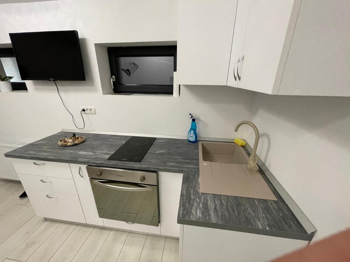 Jolie Luxury Apartments II - Housity