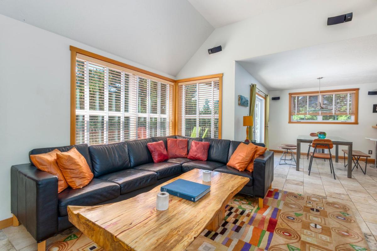 Haystack Haven, Modern beach house, ideal for couples, dogs welcome - Housity
