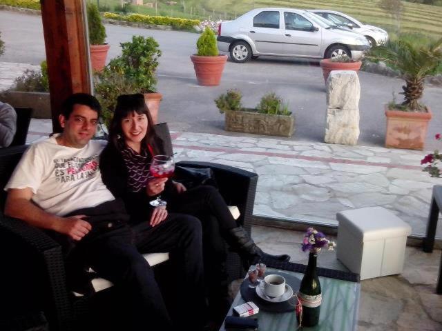 Clientes alojados en Hotel "Posada de Cantabria EL SOLAR" -Cenas típicas y Gintonic- Bar -Terraza panorámica