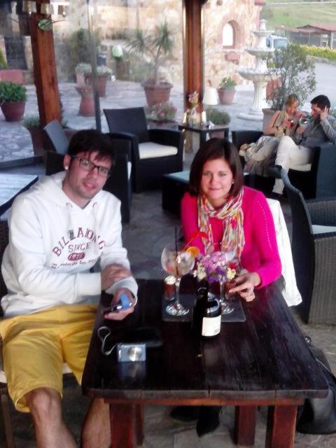 Clientes alojados en Hotel "Posada de Cantabria EL SOLAR" -Cenas típicas y Gintonic- Bar -Terraza panorámica