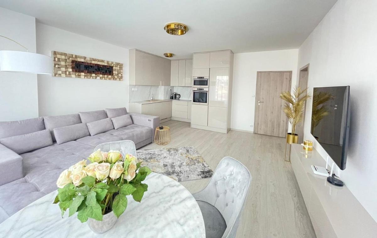 New Luxury City centre apartment with panoramic view, free parking - Housity