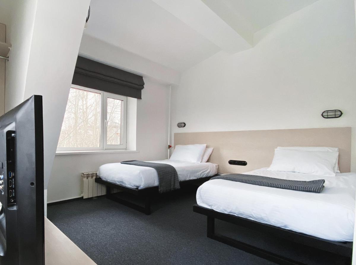 Moment Hotel - Housity