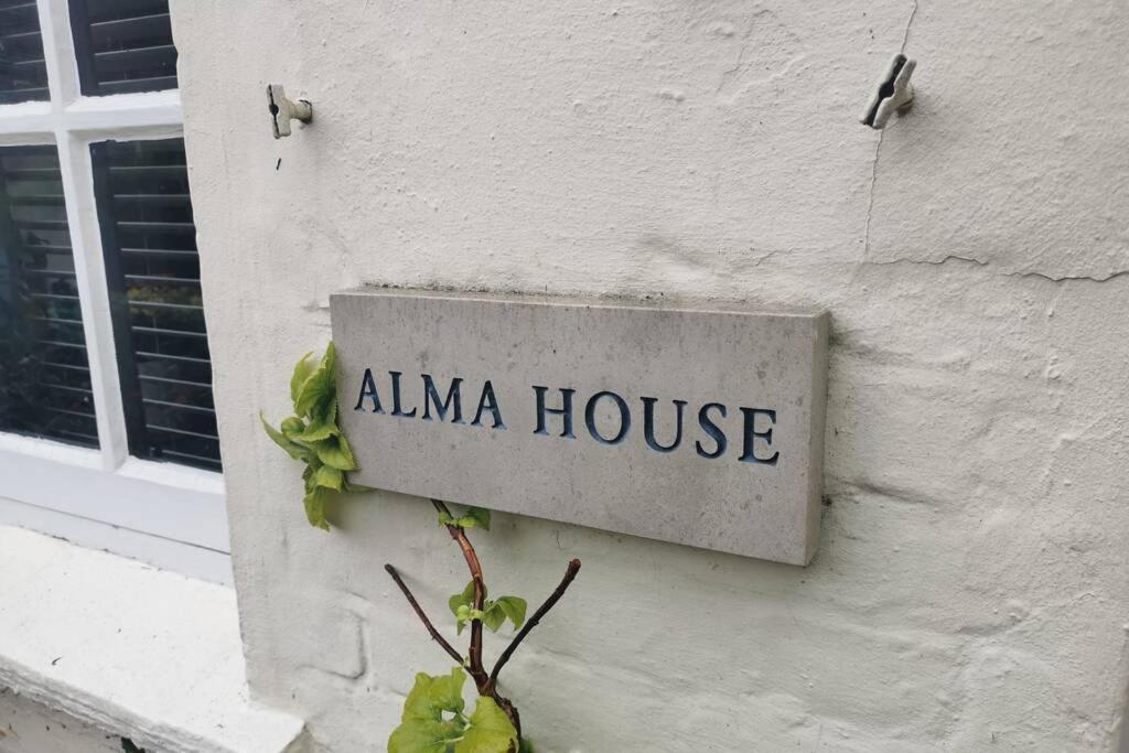 Alma House - Housity