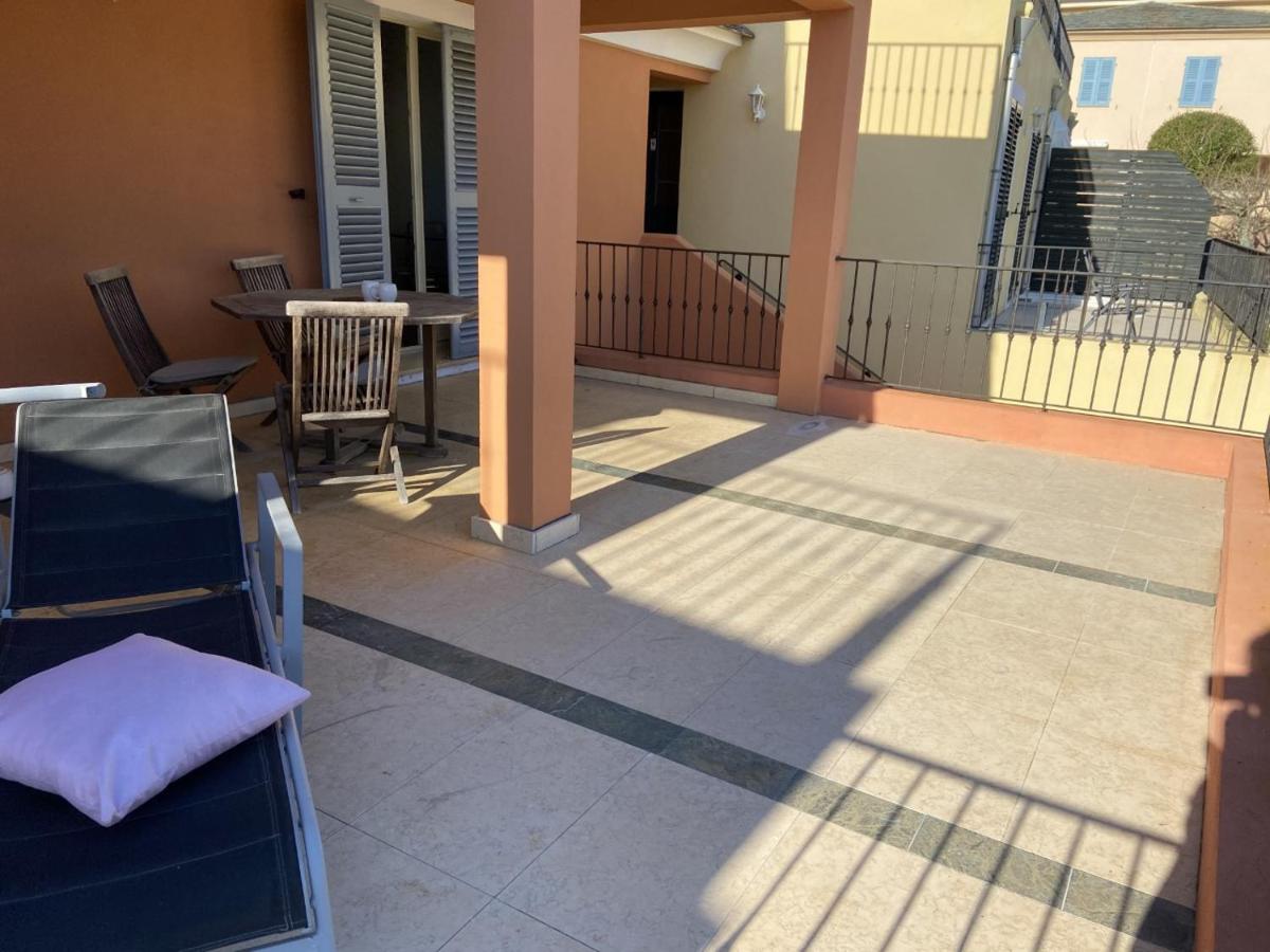 Balcon ou terrasse dans l'établissement Erbalunga - Résidence Les Bosquets - Cap corse Location