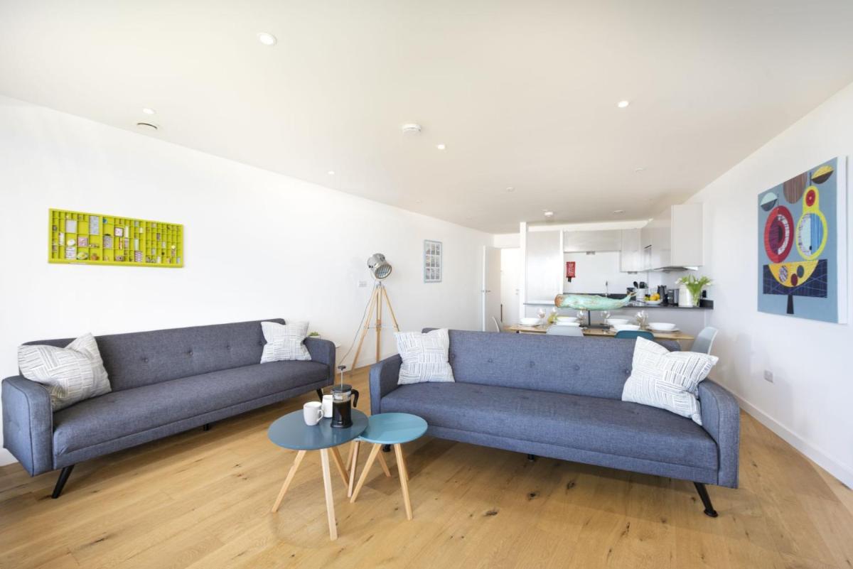 Lusty Glaze View - Housity