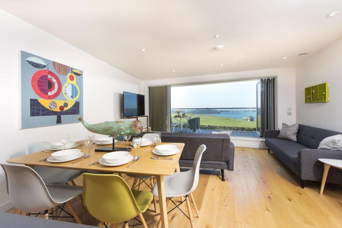 Lusty Glaze View - Housity