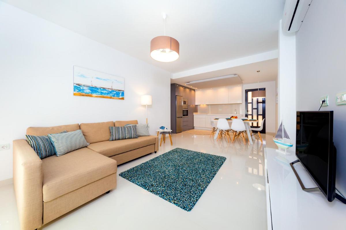 Luxurious 2 Bedroom Apartment near the beach - Housity