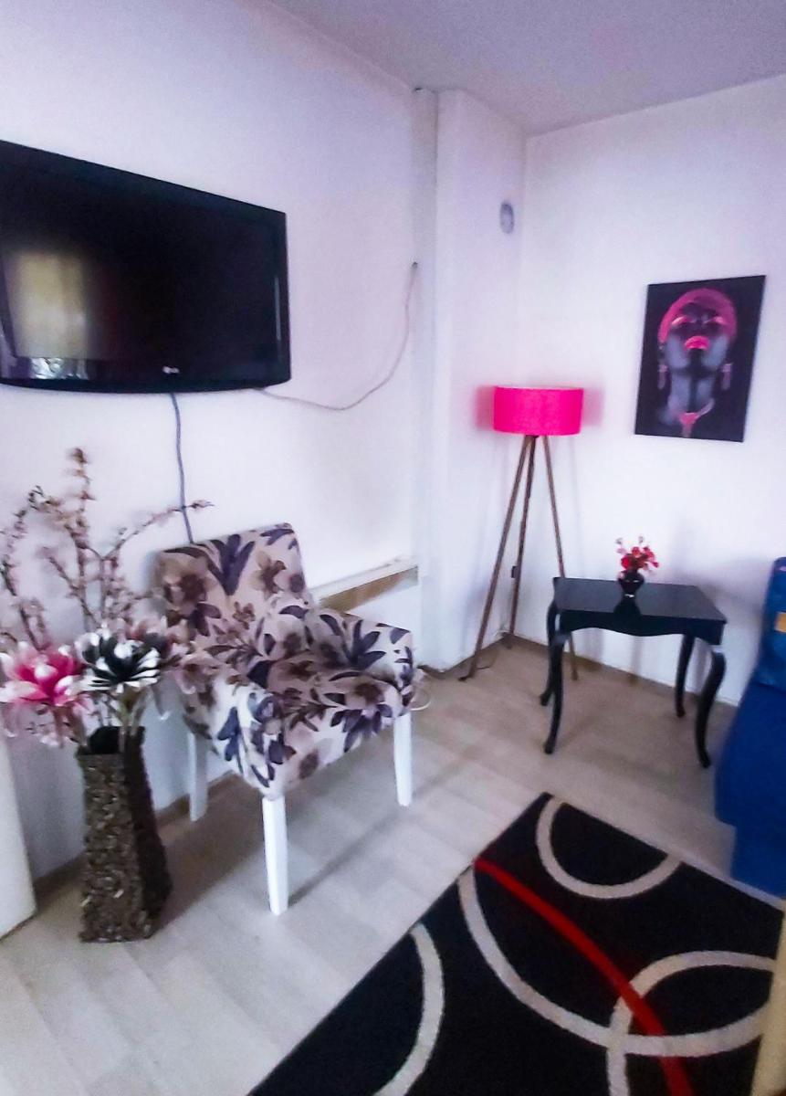 Apartment Sim - Housity