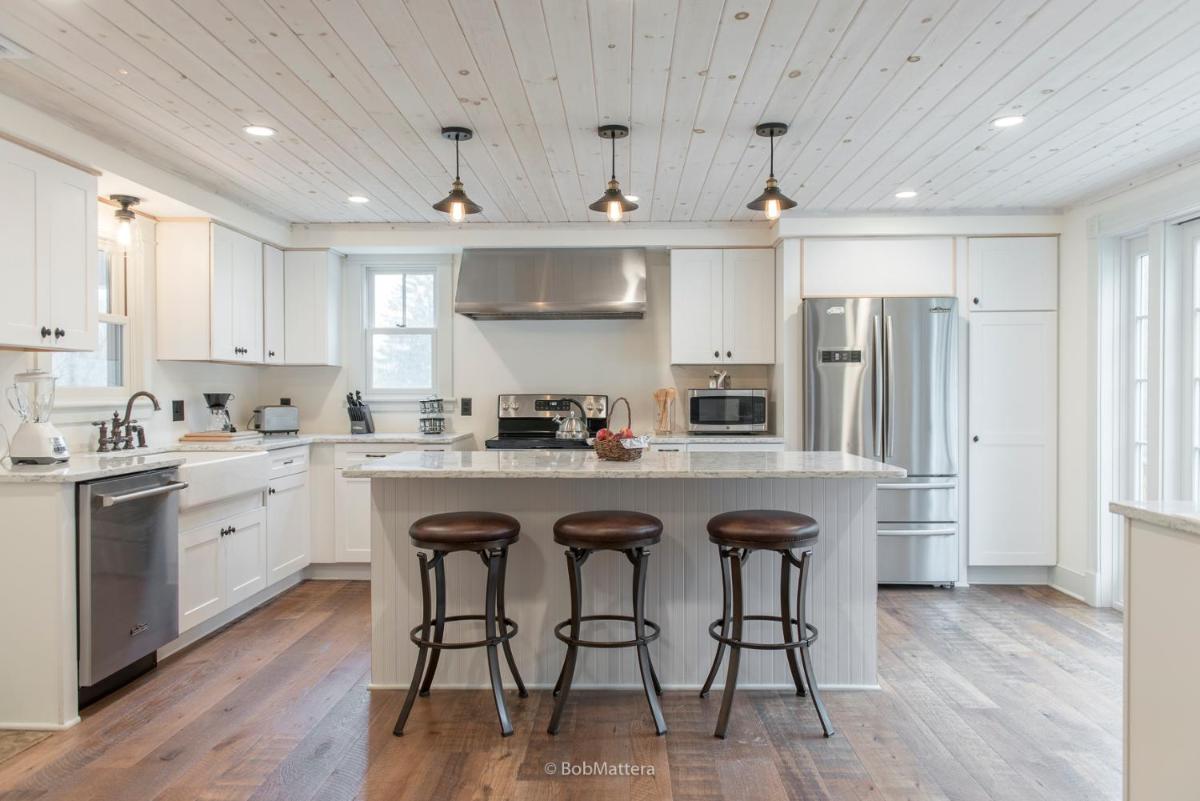 Restored 1881 Farm House - Housity