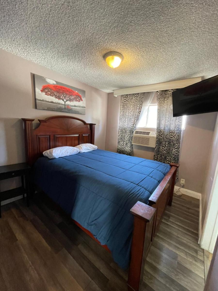 LA Adventurer Hotel - Housity