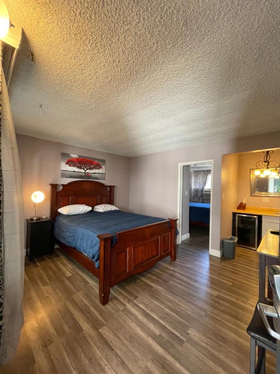 LA Adventurer Hotel - Housity