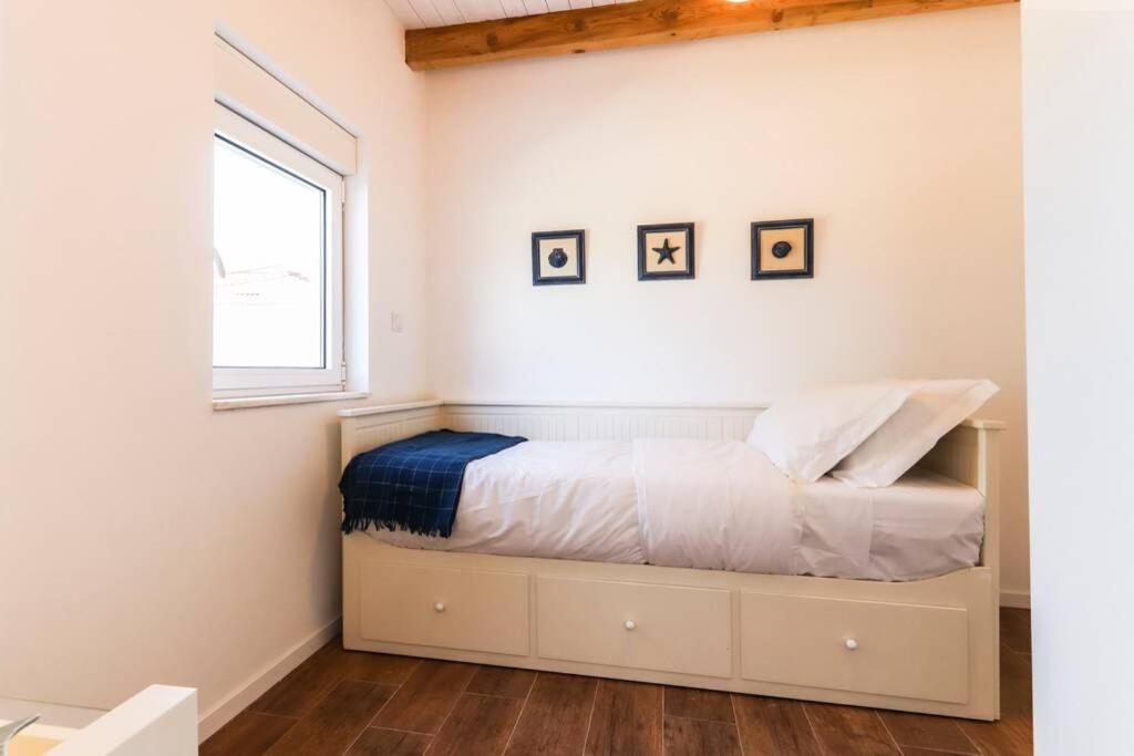 CAPARICA BEACH VILLA - Housity