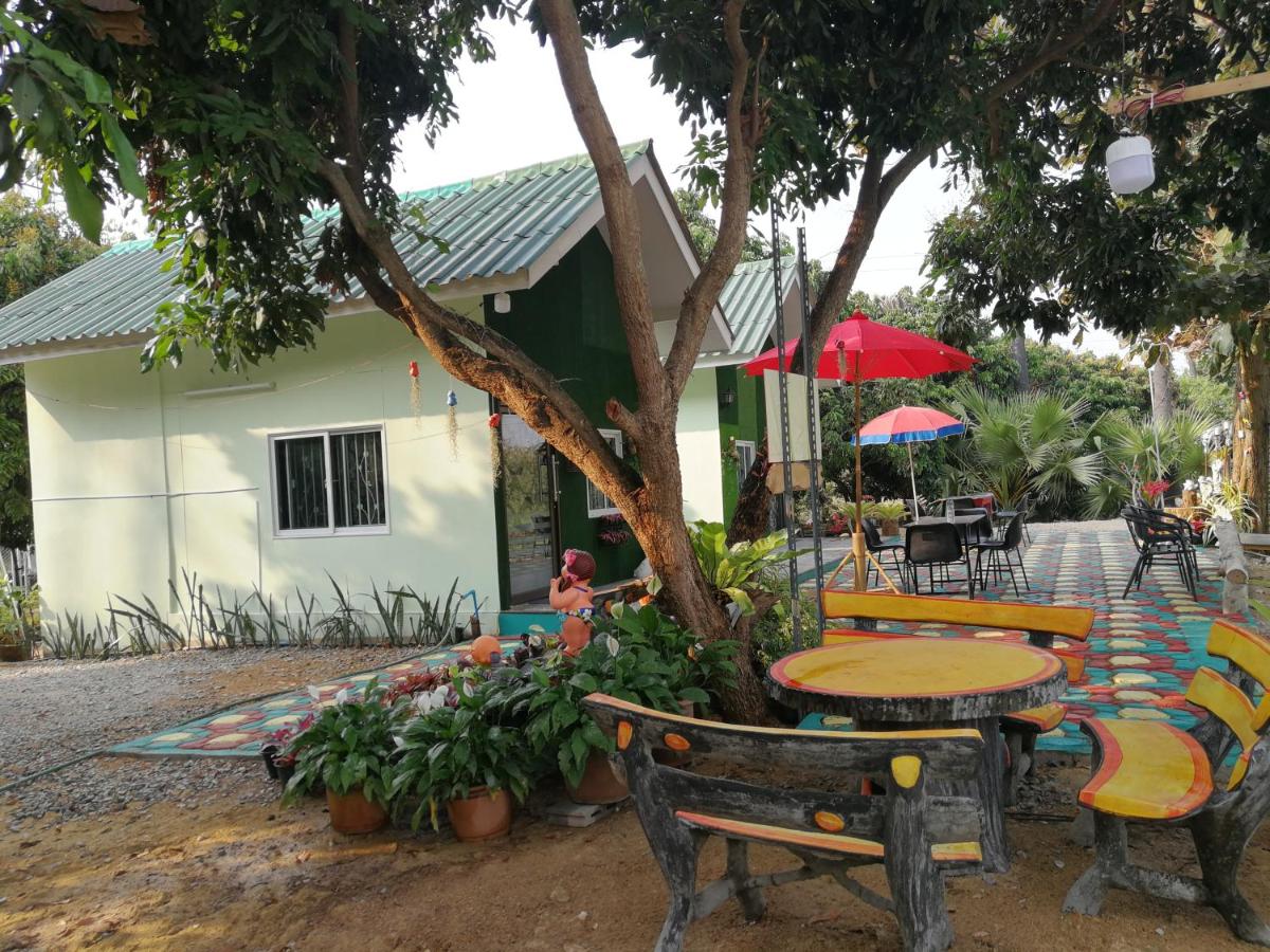 ริมน้ำ บ้านพรศรี โฮมสเตย์ - Housity