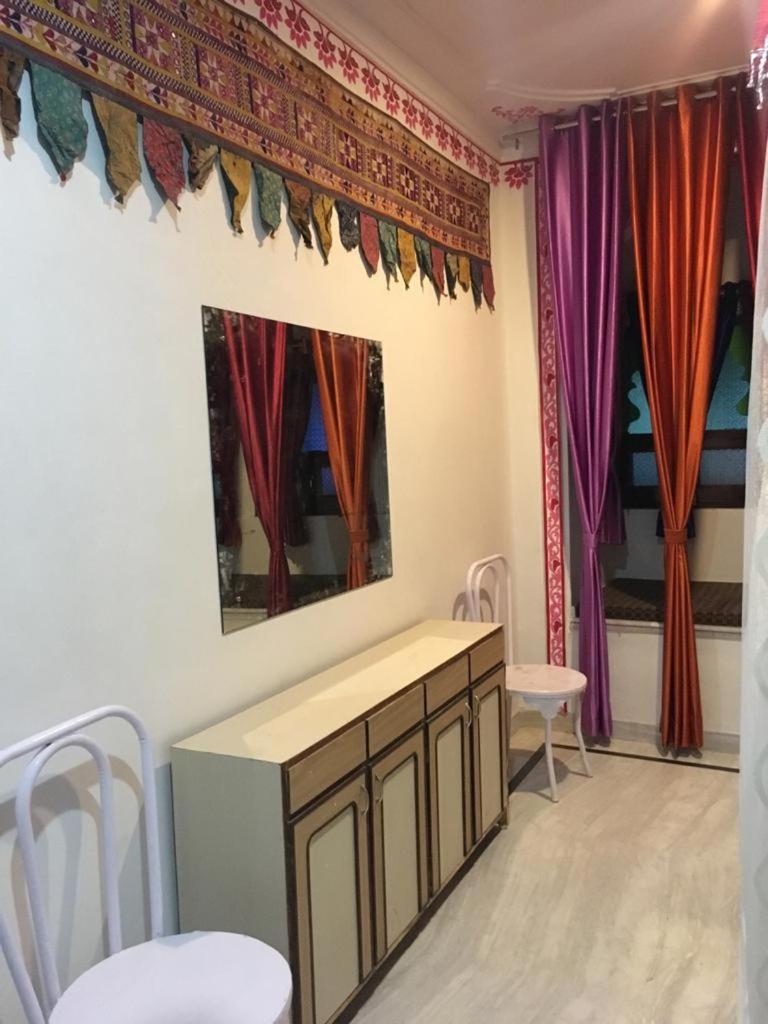 White House Homestay - Housity