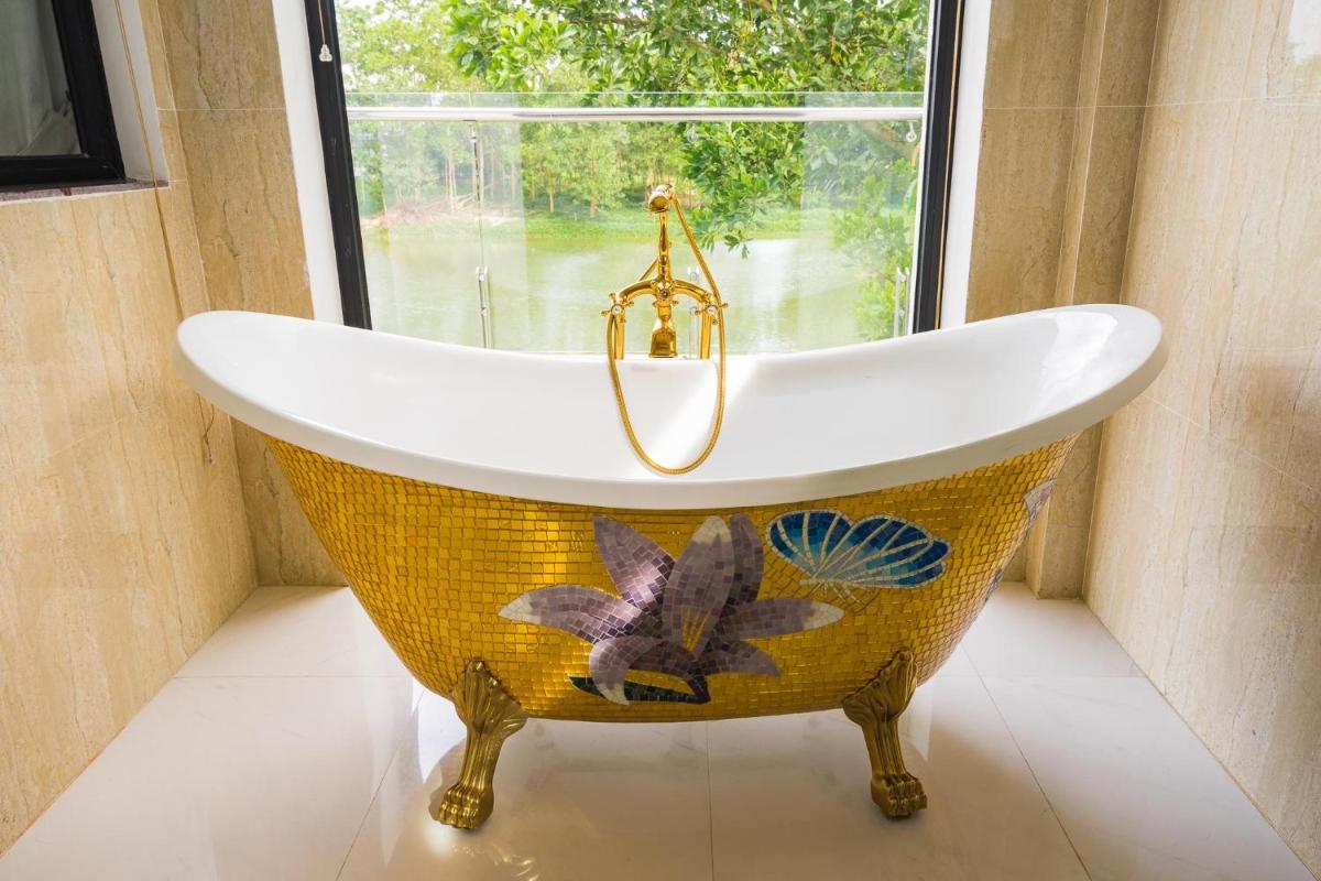 Flamingo Dai Lai 1,2,3,4,5 bedrooms lakeview villa - Housity