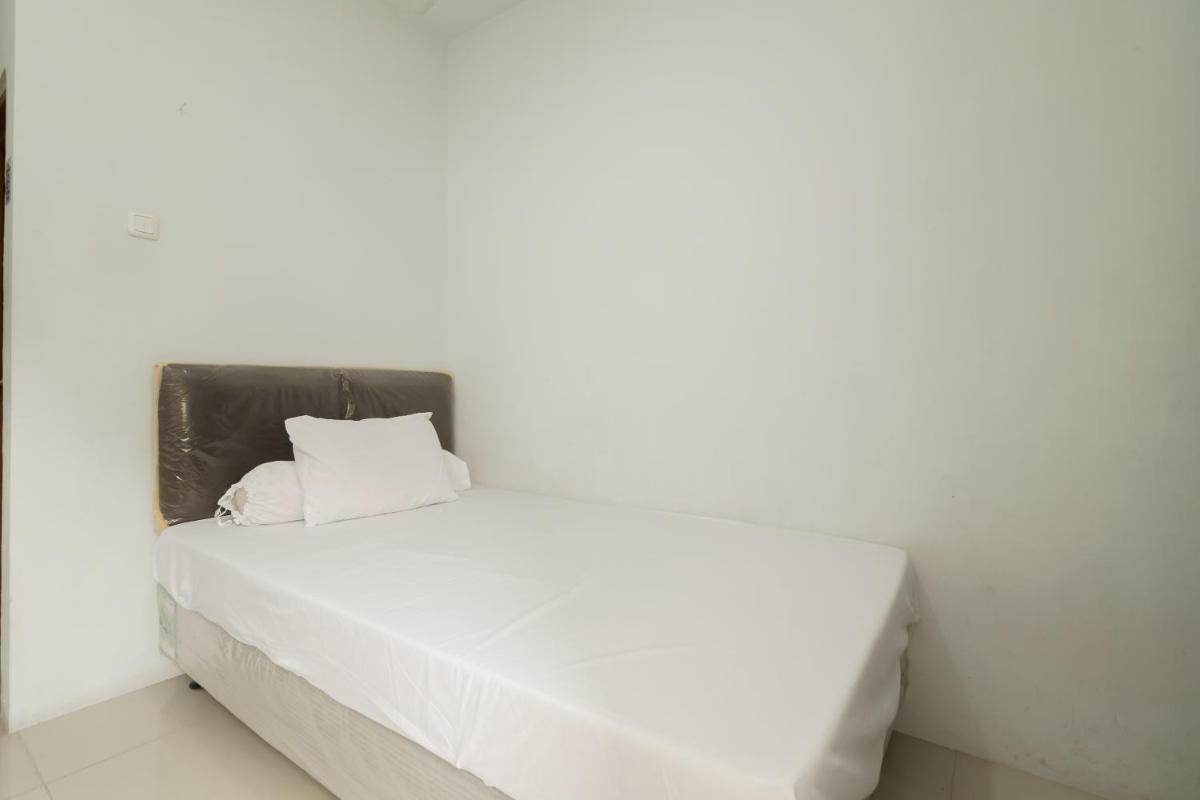 KoolKost Syariah near Kampus Utama Universitas Budi Luhur - Housity
