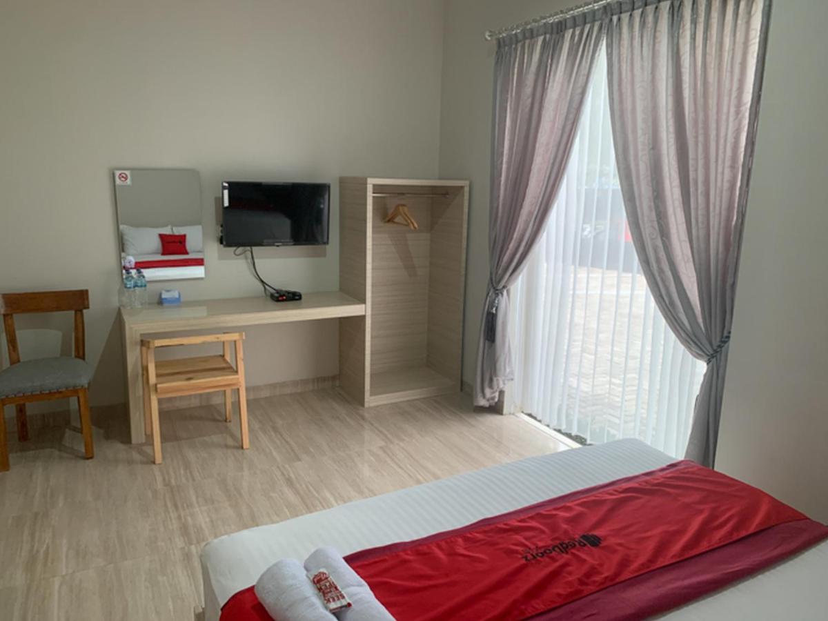 RedDoorz near Alun Alun Purbalingga - Housity