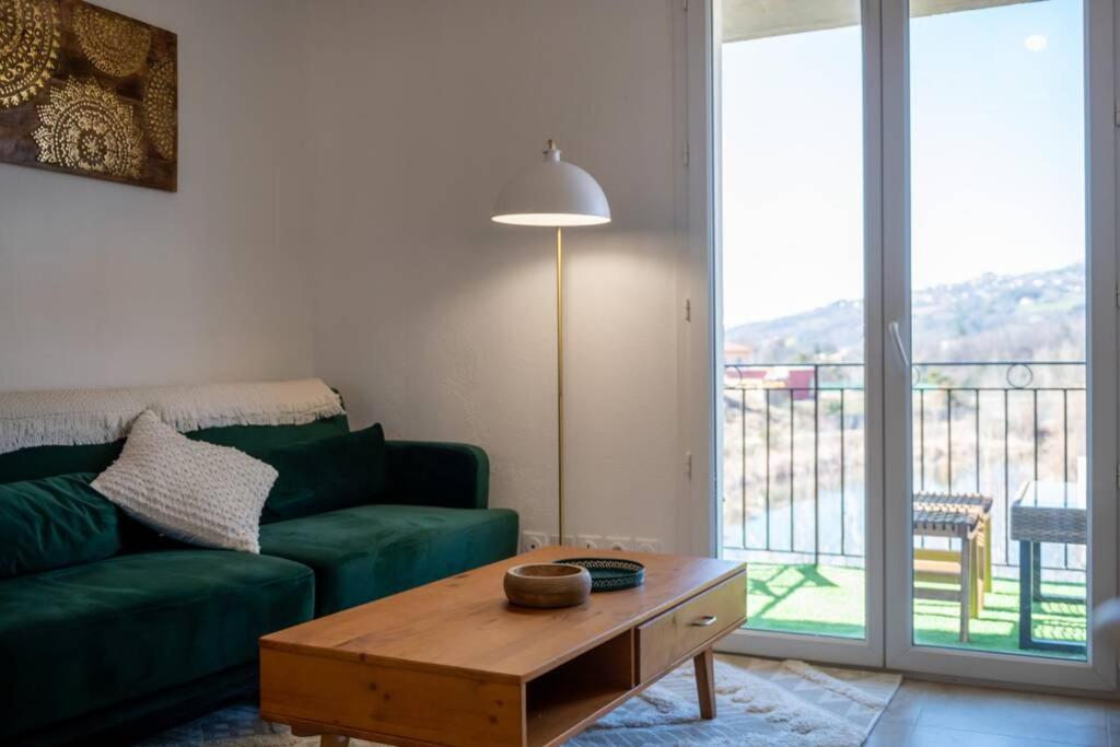 CHARMAND T2 AVEC VUE SUR LAC, TERRASSE TOUT EQUIPE - Housity