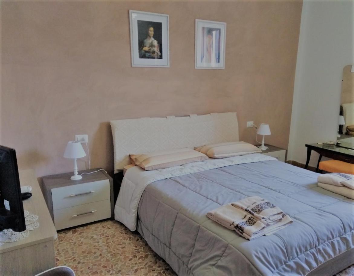 Sa Rosa e su Trapperi - Housity