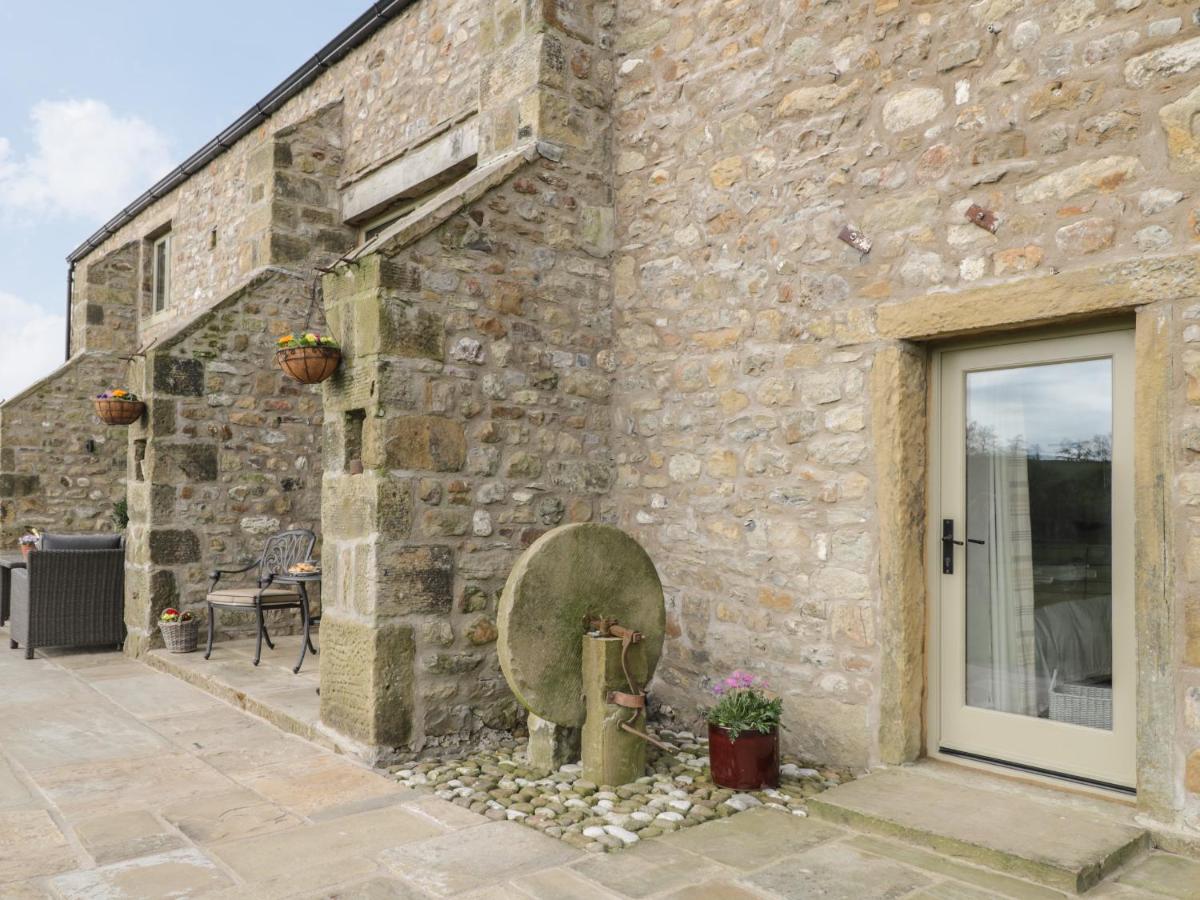 Crane Field Laithe - Housity