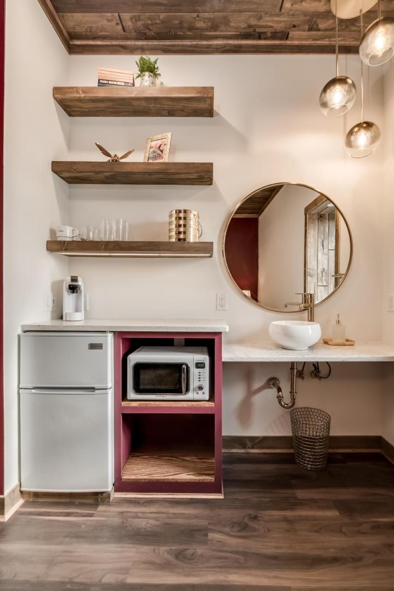 The Port of Prescott Boutique Hotel - Housity