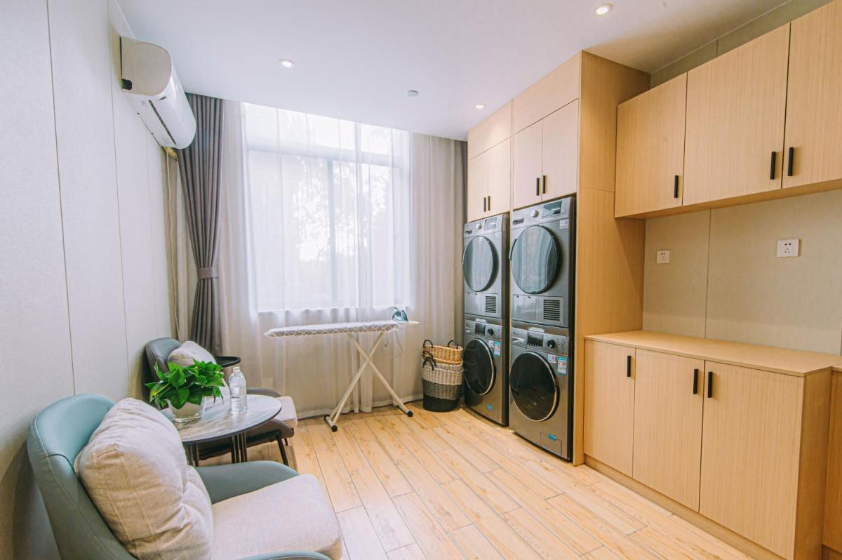 Shanghai JOYFUL YARD Hotel-Free shuttle bus from Pudong Airport and Disneylan - Hizvo