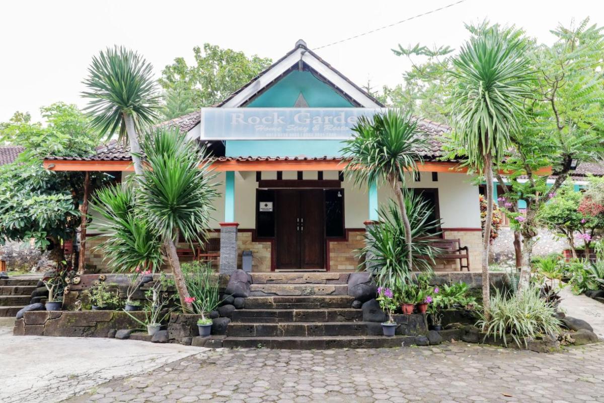 Rock Garden Homestay & Resto - Housity