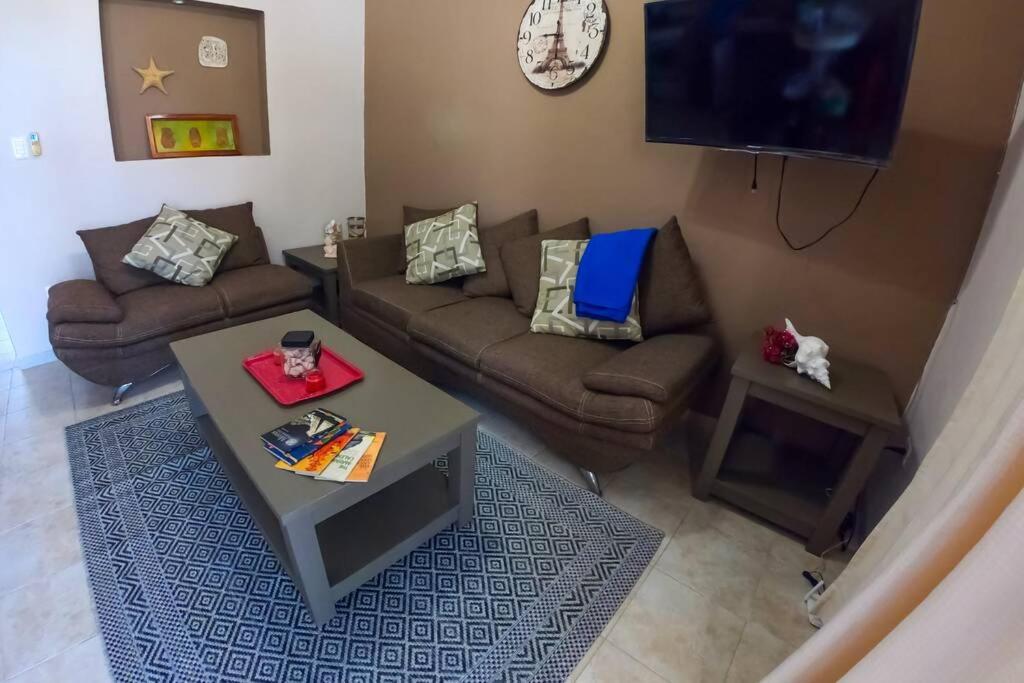 PRECIOSA VILLA FRENTE AL MAR - Housity