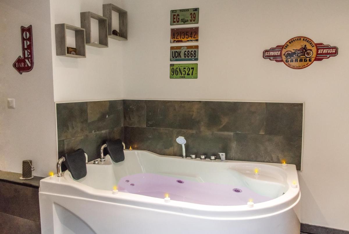 Aux 3 Nuances Suites Privatives & Spa - Housity