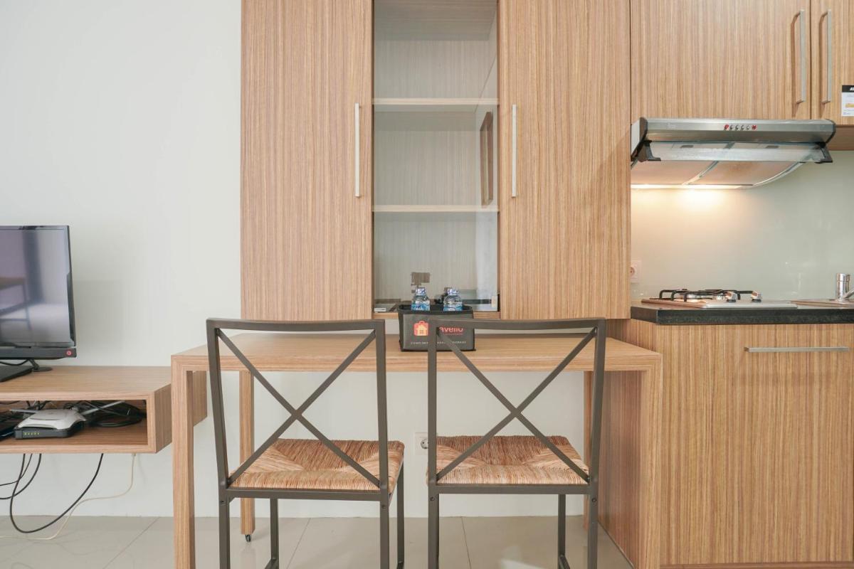 Comfort and Simply Studio Tamansari Semanggi Apartment By Travelio - Housity