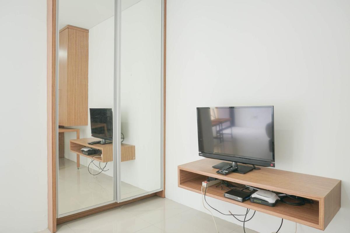 Comfort and Simply Studio Tamansari Semanggi Apartment By Travelio - Housity