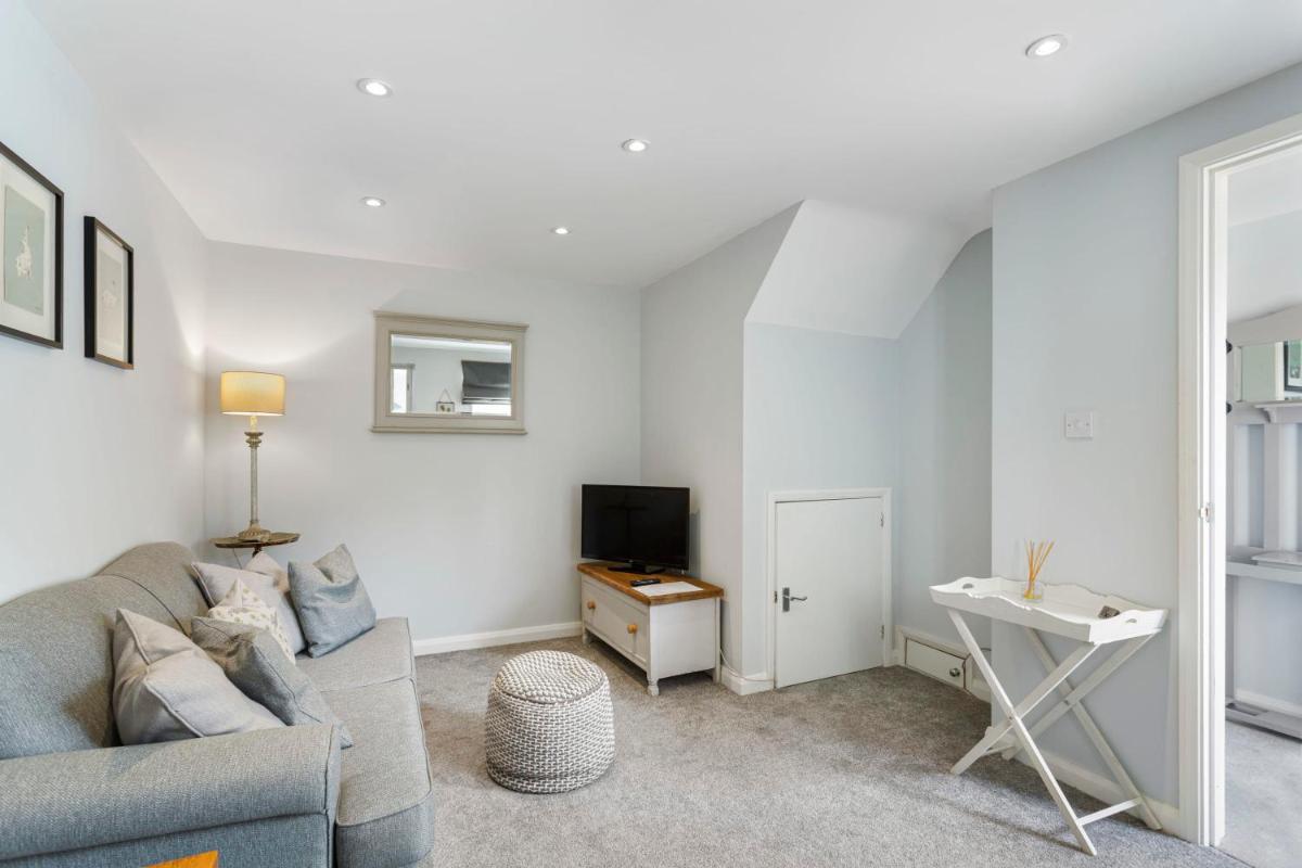 Acorn Cottage - Housity