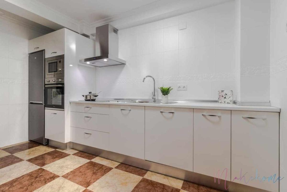 Suite con jacuzzi en el centro vistas y garaje - Housity