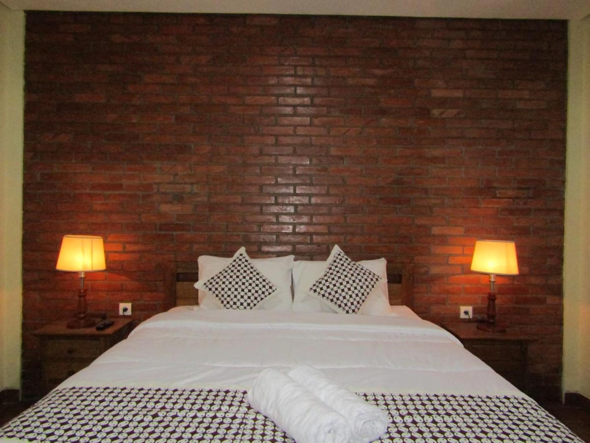Suitetrails - Nia Maretta House Syariah