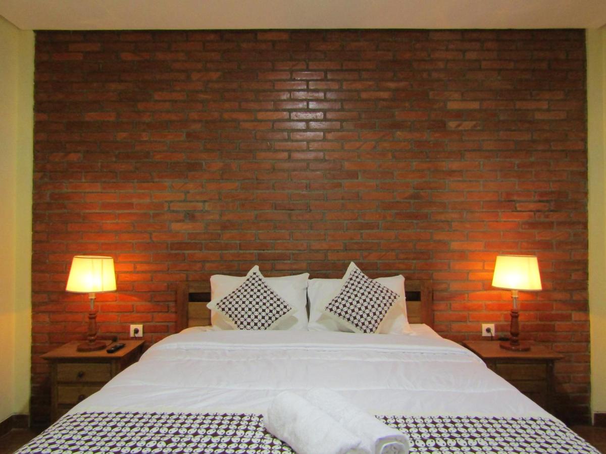 Suitetrails - Nia Maretta House Syariah