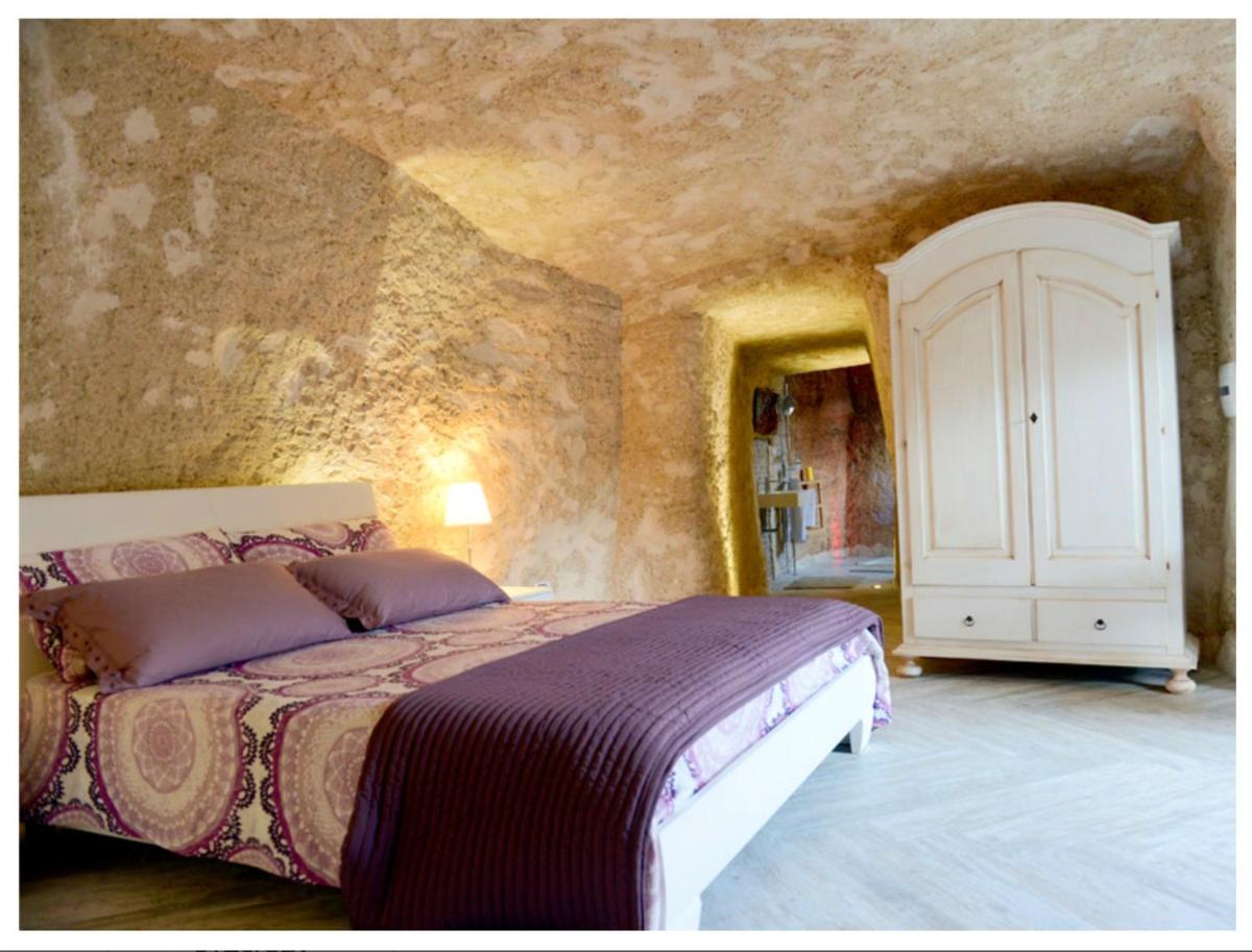 One bedroom appartement at Marina di Maruggio 500 m away from the beach with shared pool jacuzzi and enclosed garden - Housity