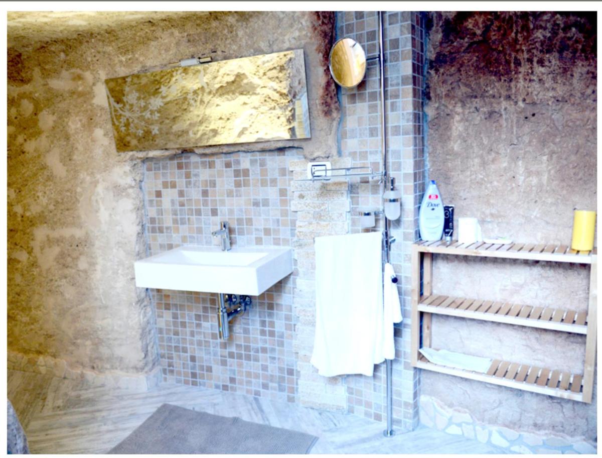 One bedroom appartement at Marina di Maruggio 500 m away from the beach with shared pool jacuzzi and enclosed garden - Housity