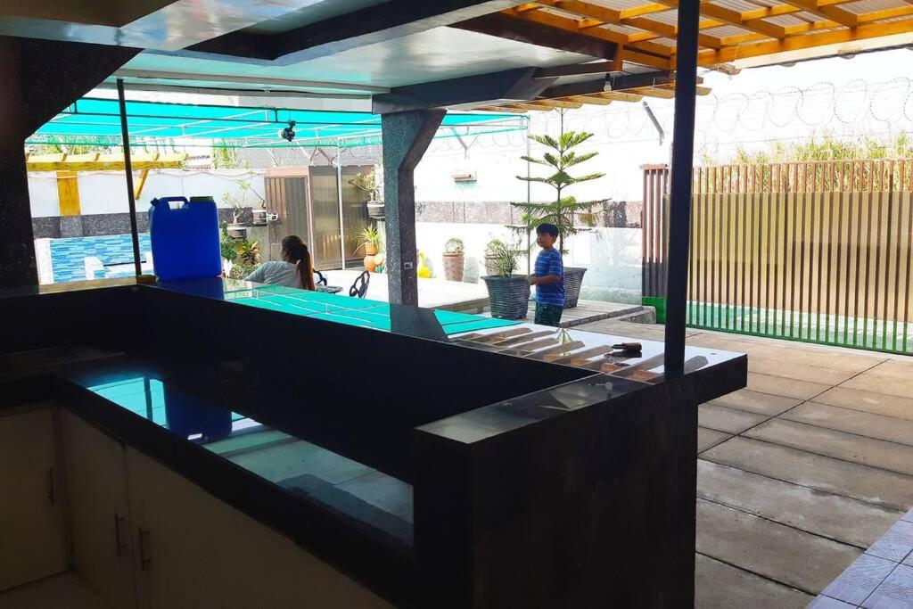 Private House w/ Swimming pool Staycation Tarlac - Housity