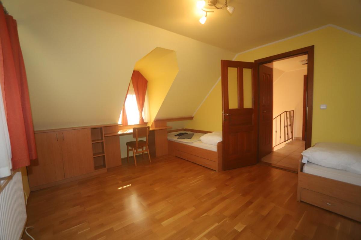 Ádám Vendégház Kerekegyháza - Housity