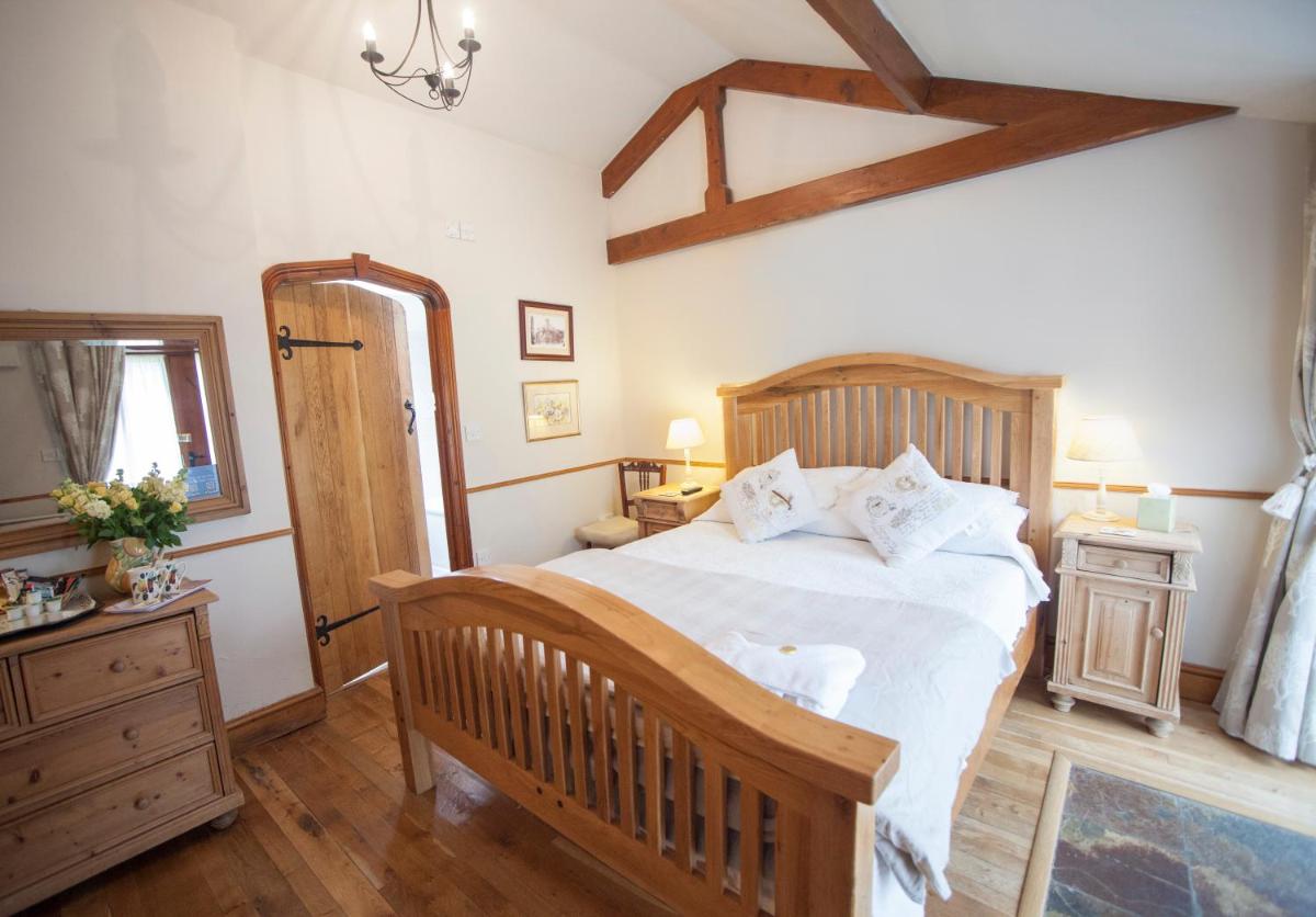 Beeches Farmhouse Country Cottages & Rooms - Housity