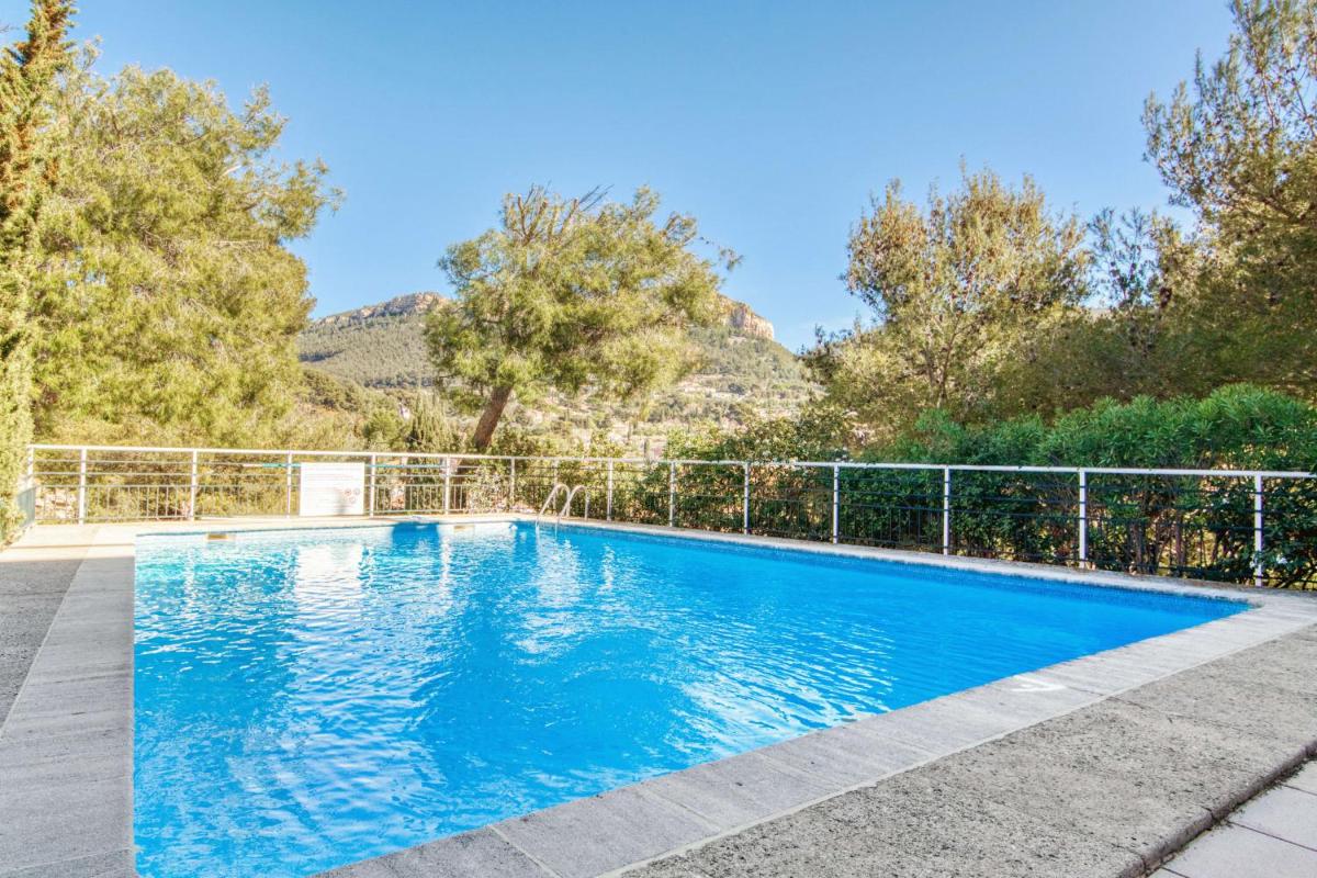 Stunning flat with terrace & pool 7 min from the beach in Cassis - Welkeys - Housity