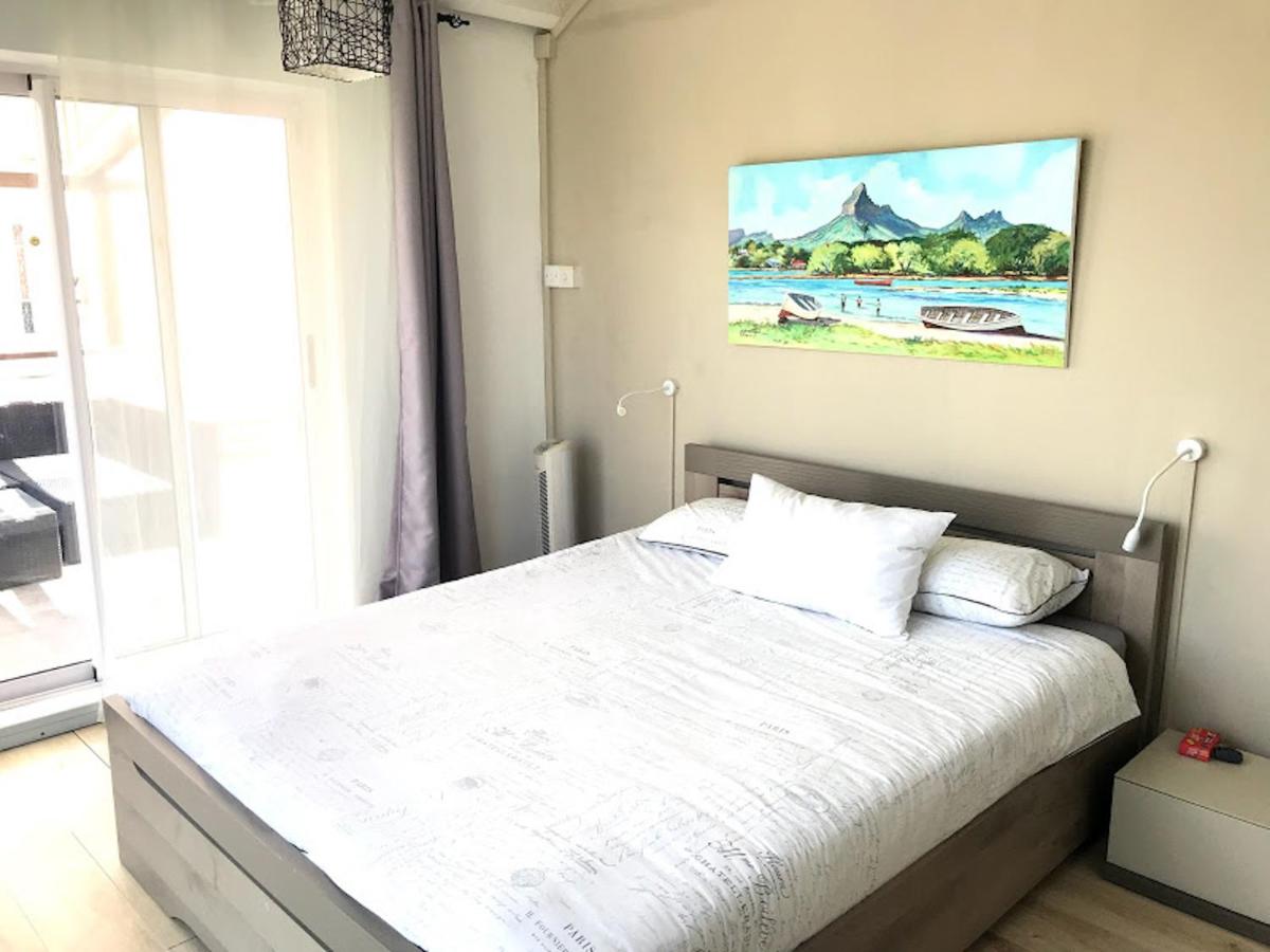 Lovely beach house in a very peaceful and upmarket area, we even throw in a car. - Housity