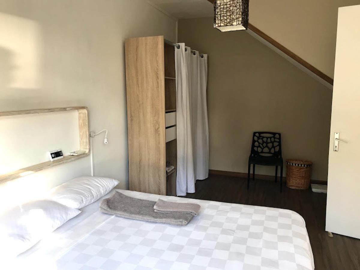 Lovely beach house in a very peaceful and upmarket area, we even throw in a car. - Housity