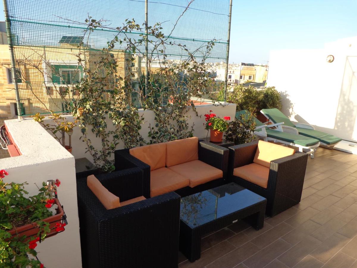 Lovely Penthouse with private sun terrace between Valletta and Sliema - Housity
