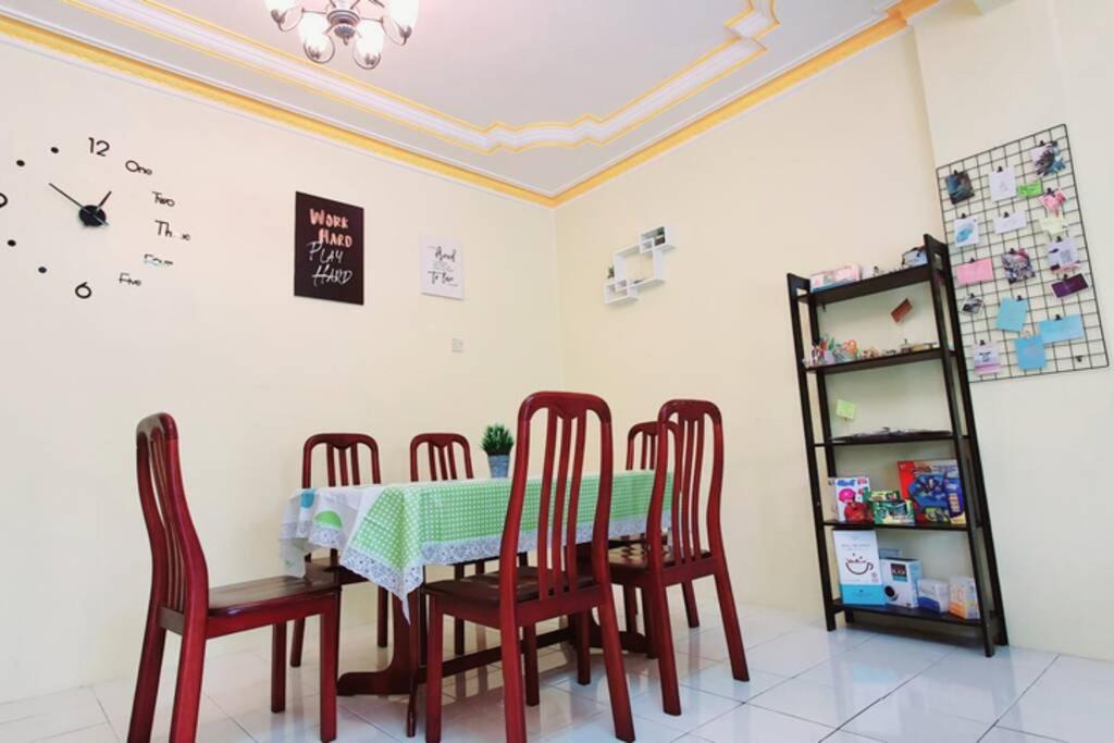 Colourful homestay - (near jeti sky mirror) - Hizvo