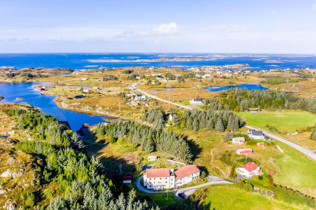 Vollvaagen Apartments Smøla, boat included - Housity