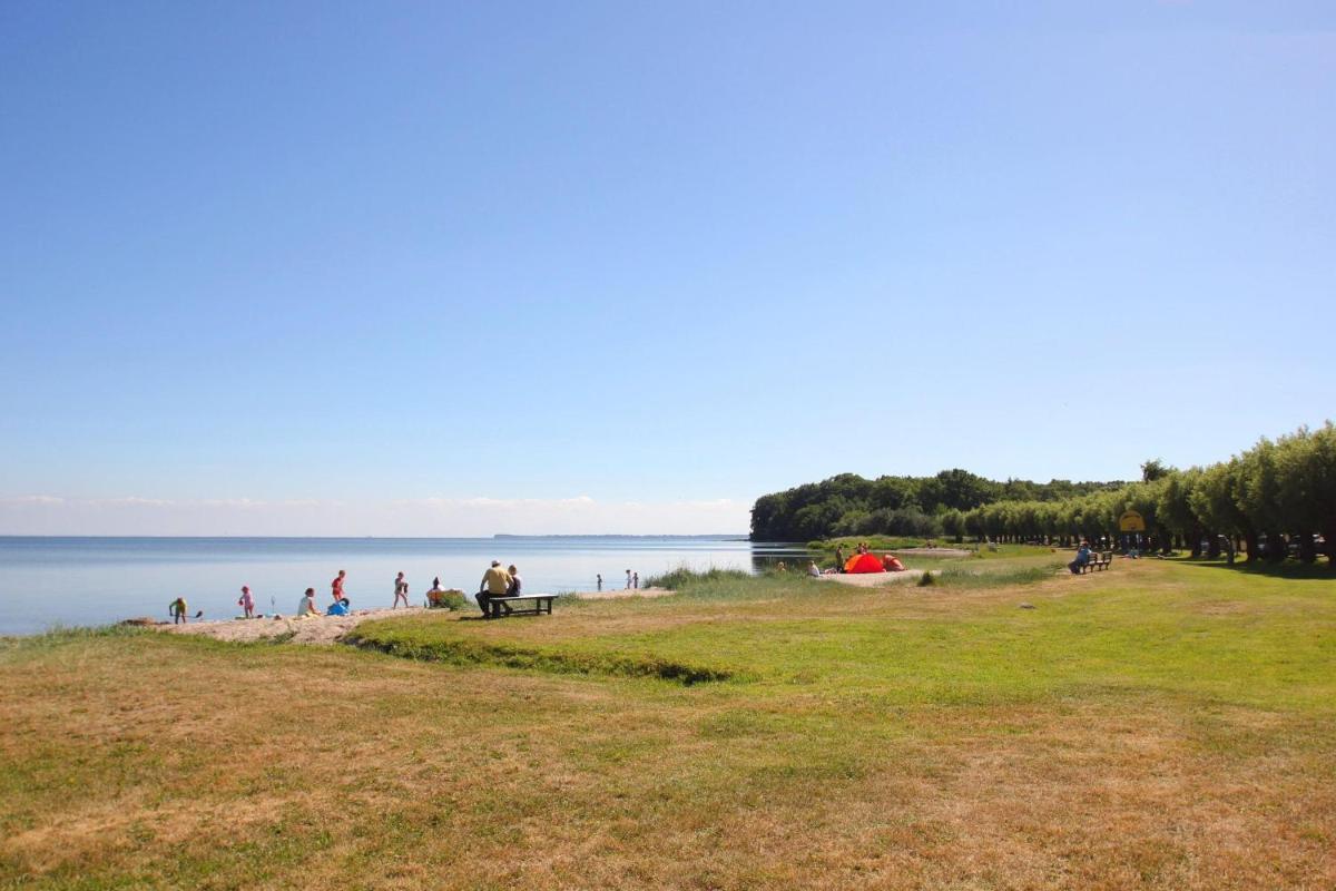 hafennahe Ferienwohnung im Erdgeschoss mit Terrasse - Haus Hafenkieker FeWo 02 - Housity