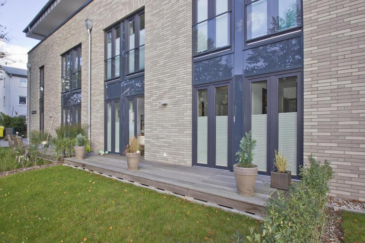 hafennahe Ferienwohnung im Erdgeschoss mit Terrasse - Haus Hafenkieker FeWo 02 - Housity